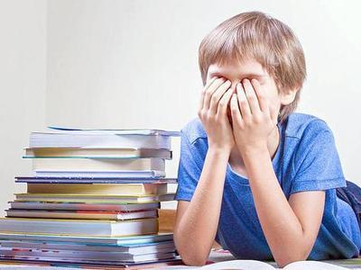 初一孩子厌学不想上学怎么办 初一孩子厌学不想上学怎么办