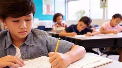 三年级男孩成绩差怎么办