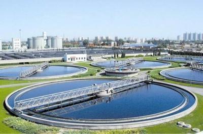 去除水中油类的方法