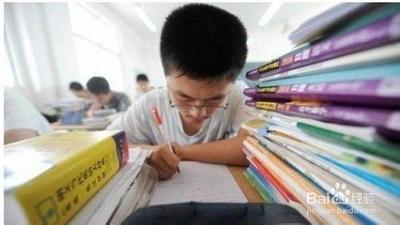 如何对付杂乱的书桌