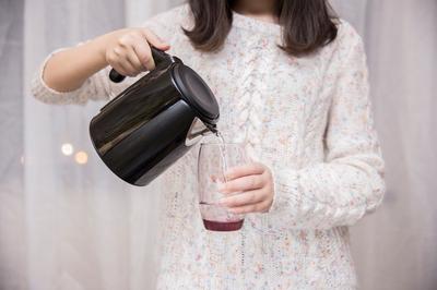 早一杯水,晚一杯水。 早一杯水,晚一杯水。