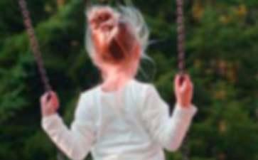 怎么找机会和女孩牵手？