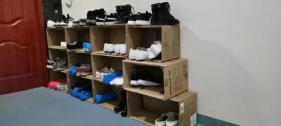 废弃纸箱制作美观的几何鞋柜