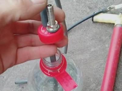 如何用可乐瓶简便的密封袋装物品