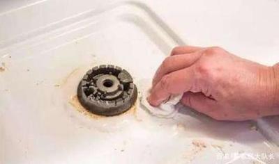 怎样快速去除家里锅盖的油腻感呢? 怎样快速去除家里锅盖的油腻感呢?