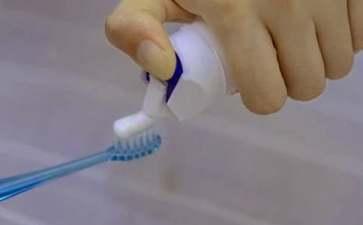 牙膏清洁妙用&mdash;&mdash;生活小常识