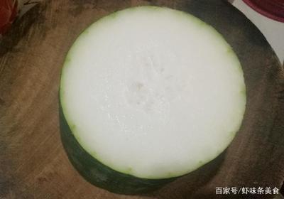老年人怎样用刀将大块冬瓜等分