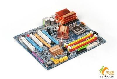 技嘉N680SLI DQ6主板测试点实图