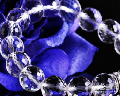 如何保养翡翠？