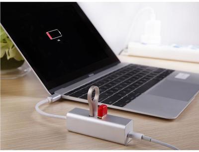 接触电脑配件之前如何释放静电?