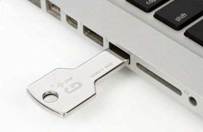 U盘插入电脑老是假死该如何解决