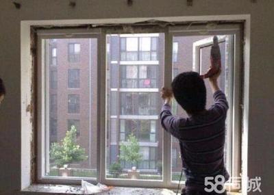 铝合金门玻璃破了怎么换？这个方法就可以解决