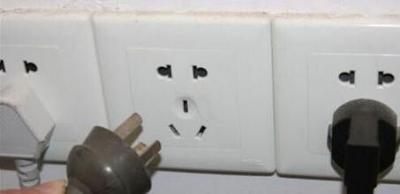 如何快速清理冰箱里面的冰霜