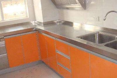 厨房台面的标准高度是多少，厨房台面高度的影响因素有哪些