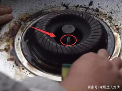 煤气灶一直哒哒哒响怎么办，煤气灶点火针怎么更换