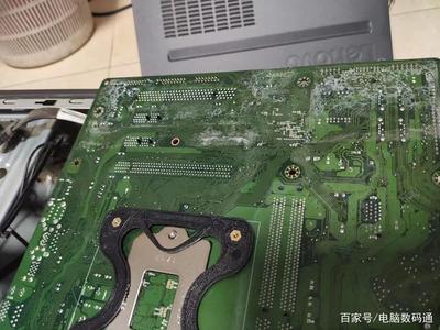 电脑主板进水怎么办
