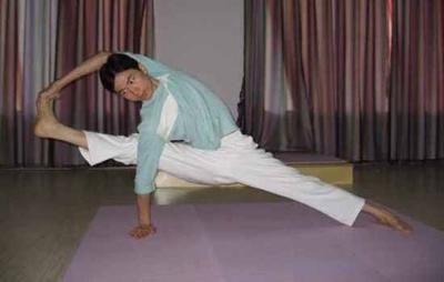 男性练瑜伽好吗?适合练习什么动作?