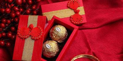 订婚需要给份子钱吗 订婚需要发喜糖吗