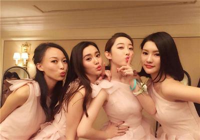 结婚伴娘可以穿黑色衣服吗 结婚伴娘可以穿绿色的衣服吗