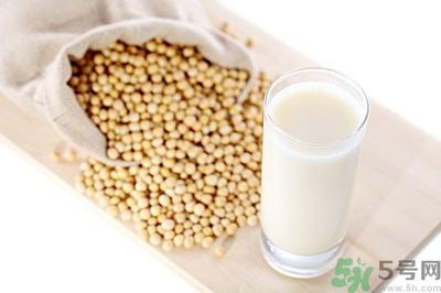 黄豆粉可以解月经不适防便秘吗