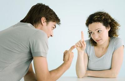 老公吵架喜欢砸东西怎么办 老公吵架砸东西可以原谅吗