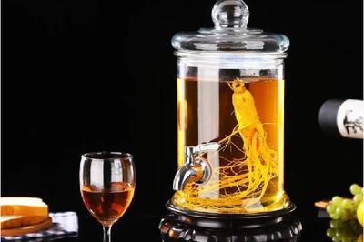 泡酒是黑枸杞好还是红枸杞好 泡酒放冰糖的比例是多少