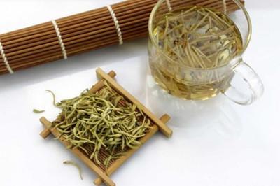 金银花能和山楂一起泡水喝吗 金银花能和蒲公英一起泡水喝吗