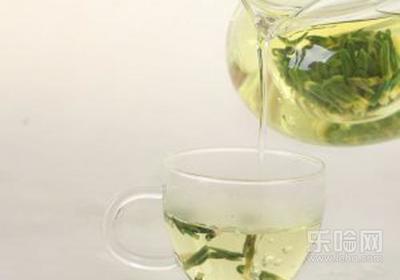 莲子心泡水最佳搭配 莲子心泡水可以长期喝吗