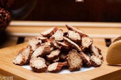 丹参泡水可以天天喝吗 丹参泡水喝一天喝多少