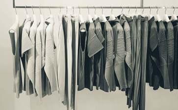 回南天衣服发臭怎么办 回南天衣服怎么避免发霉