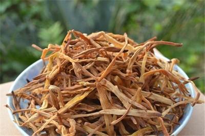 黄花菜长虫子了可以吃吗 黄花菜坏了是什么样的 黄花菜长虫子了可以吃吗 黄花菜坏了是什么样的