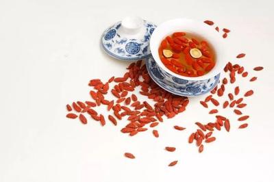 莲子对肝脏有好处吗 莲子对心脏有好处吗