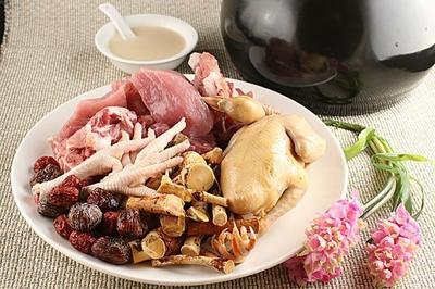 牛骨怎么炖最好吃？炖牛骨的技巧和美味食谱