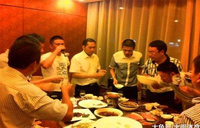 嘴大吃四方的意思是什么?解析‘嘴大吃四方’的含义 嘴大吃四方的意思是什么?解析‘嘴大吃四方’的含义