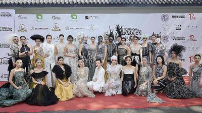 为什么彩妆界突然流行起螳螂梗图