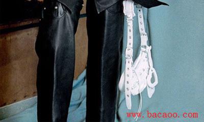 巴黎世家是属于什么档次的衣服呢