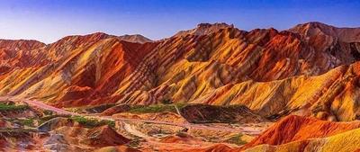 为什么比基尼三角透明游装如此受欢迎