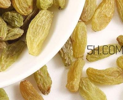 葡萄干泡水喝有哪些功效与作用