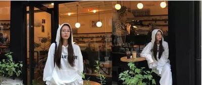 冬季女生渔夫帽搭配什么衣服好看 冬季女生渔夫帽搭配什么衣服好看