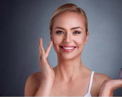 为什么爽肤水要用化妆棉而不是手涂抹呢