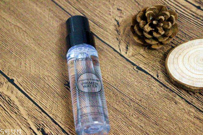 干皮怎么才能定妆更持久呢