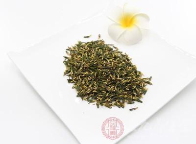 莲子带芯好还是不带芯好 生吃莲子的功效与作用 莲子带芯好还是不带芯好 生吃莲子的功效与作用