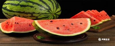螃蟹和西瓜能一起吃吗 螃蟹为什么不能和柿子一起吃