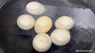 冷水煮鸡蛋还是热水煮鸡蛋 冷水煮鸡蛋为什么会裂开