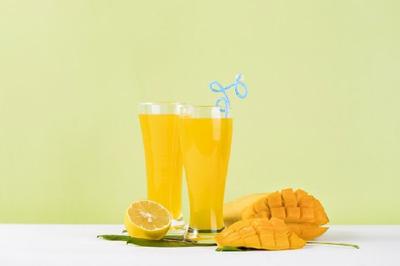 芒果跟什么榨汁好喝 芒果榨汁放水还是牛奶 芒果跟什么榨汁好喝 芒果榨汁放水还是牛奶