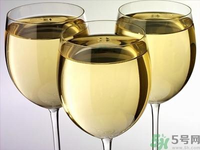 葡萄酒不能和什么食物一起吃 喝葡萄酒时配什么比较好