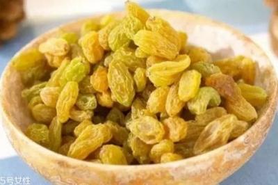 葡萄干冷冻保存可以吗 葡萄干泡水放几颗