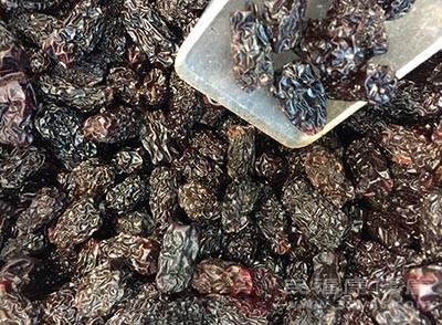 黑枣和红枣的功效区别 红枣黑枣哪个比较上火 黑枣和红枣的功效区别 红枣黑枣哪个比较上火