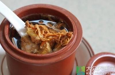 冬虫夏草熬鸡汤的做法 冬虫夏草熬鸡汤的功效 冬虫夏草熬鸡汤的做法 冬虫夏草熬鸡汤的功效