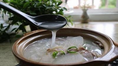 白萝卜汤的功效和禁忌 白萝卜怎样煲汤好吃 白萝卜汤的功效和禁忌 白萝卜怎样煲汤好吃